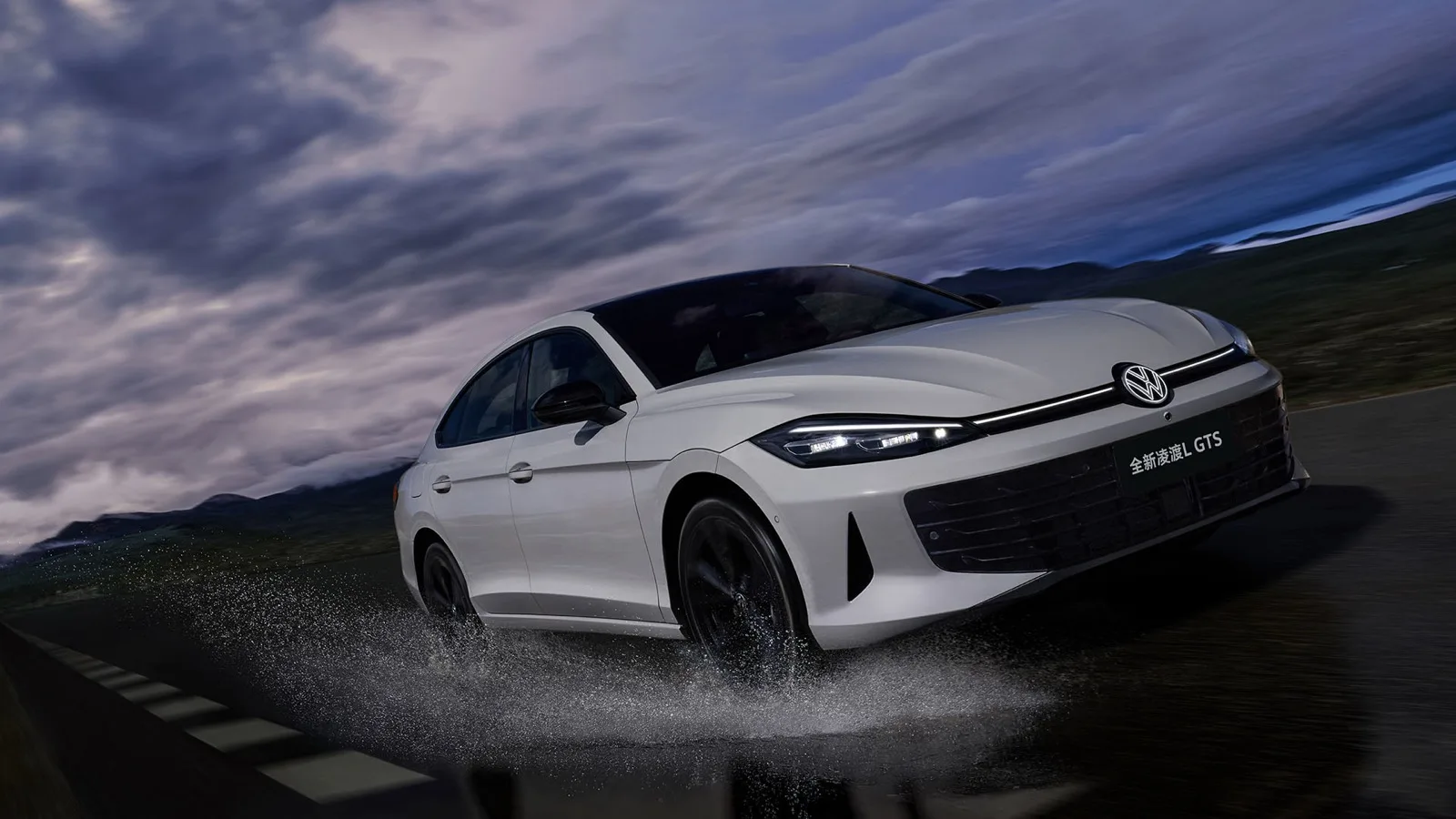 Белый Volkswagen Lamando L GTS — официальное изображение